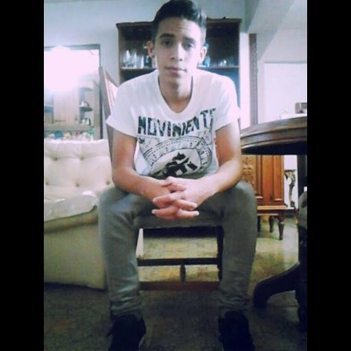 Directioner Boy - MG cantar,basket y joder
Pin : 79DDDB4F 
Ask: http://t.co/BvNo2pRCtl 
nada q decir ._.