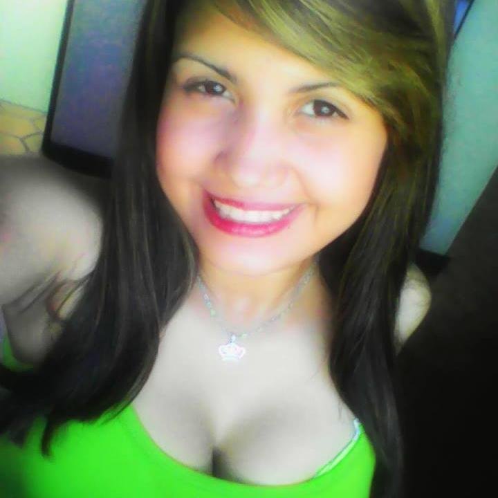 Soy una Cachetona tierna♥, me encanta bailar y todo me da risa,Odiosa, y Sincera;* Sí me sigues excelente te seguiré!