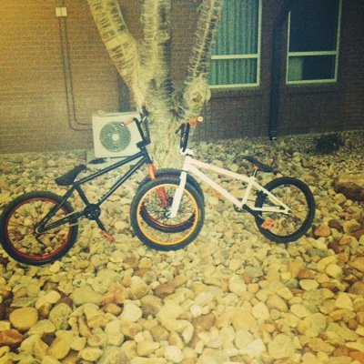 Braydon. I am 16 I like to ride bmx , hang with friends and family , cliff jump ,paintball