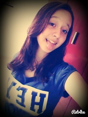 Cah_Magalhaes_'s profile picture. Não ligo que me olhem da cabeça aos pés, pois nunca farão minha cabeça e nunca chegarão aos meus pés