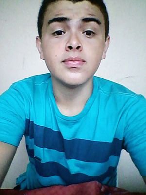 Sou alegre,extrovertido e adoro fazer novas amizades.