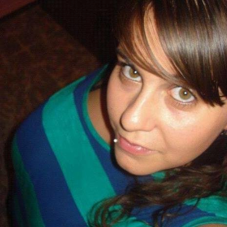 Pues que puedo decir que soy una chica estupenda y muy buena persona y todos los que me conocen lo saben..y tengo a un AMOR  de novio lo quiero muchisimo....