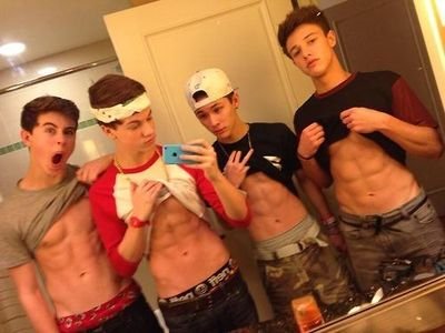 I love Nash Grier, Cameron Dallas..  They're amazing. I just wait for a follow.. they're my idols