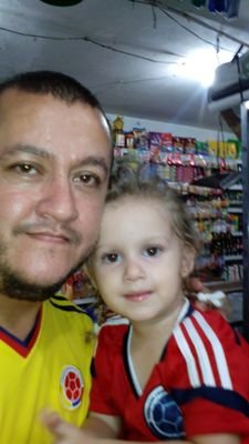 primero dios   y mi familia soy sincero detesto la gente hipócrita