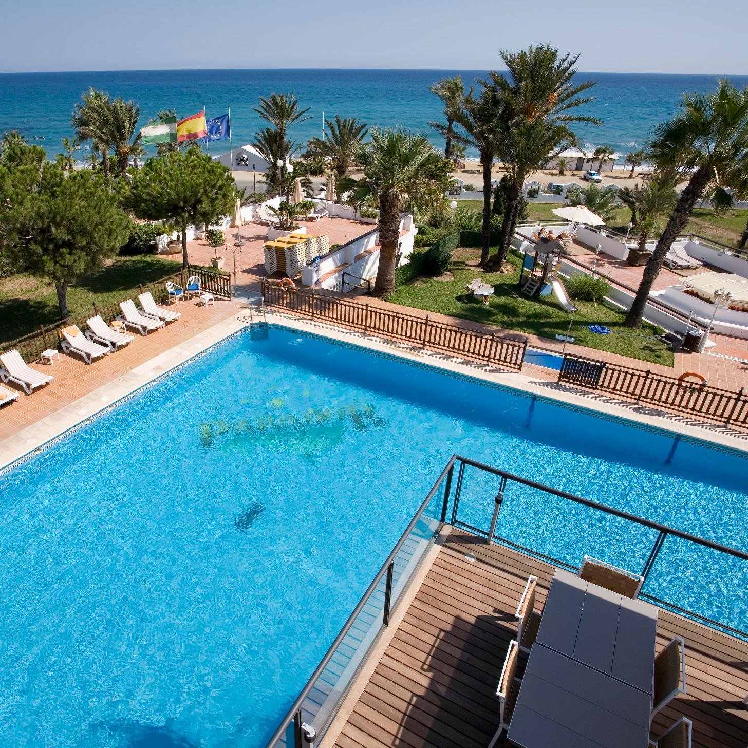 Mojácar, 17 kms de playa y 3000 horas de sol al año. ¡Te esperamos! #turismo #hostelería #viajes #bodas