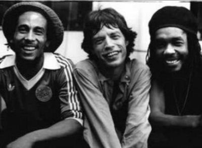 No se como explicar mi situacion
Soy 50 % rasta
50 % stone.