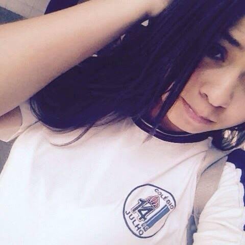 Seguinte... Eu falo mesmo, xingo mesmo, sou louca mesmo, estranha mais ainda kkk e como o twitter é meu eu posto oque eu quero. 
Nao gostou 2 bjos pra vc!!!