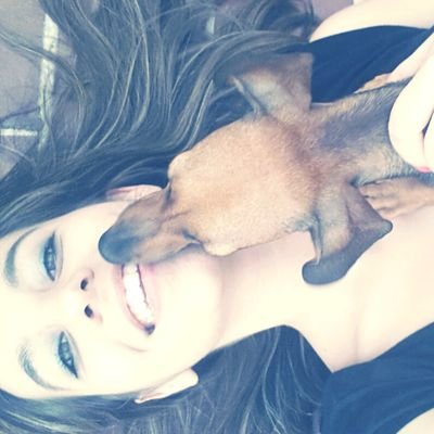 pilardv97's profile picture. Stay Strong.