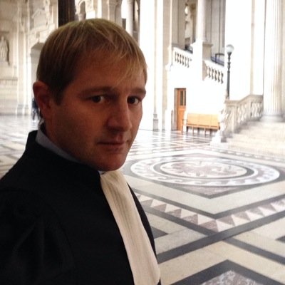Avocat au Barreau de Paris. Famille - Divorce - Patrimoine - Action contre l'état pour délai anormal des procédures judiciaires