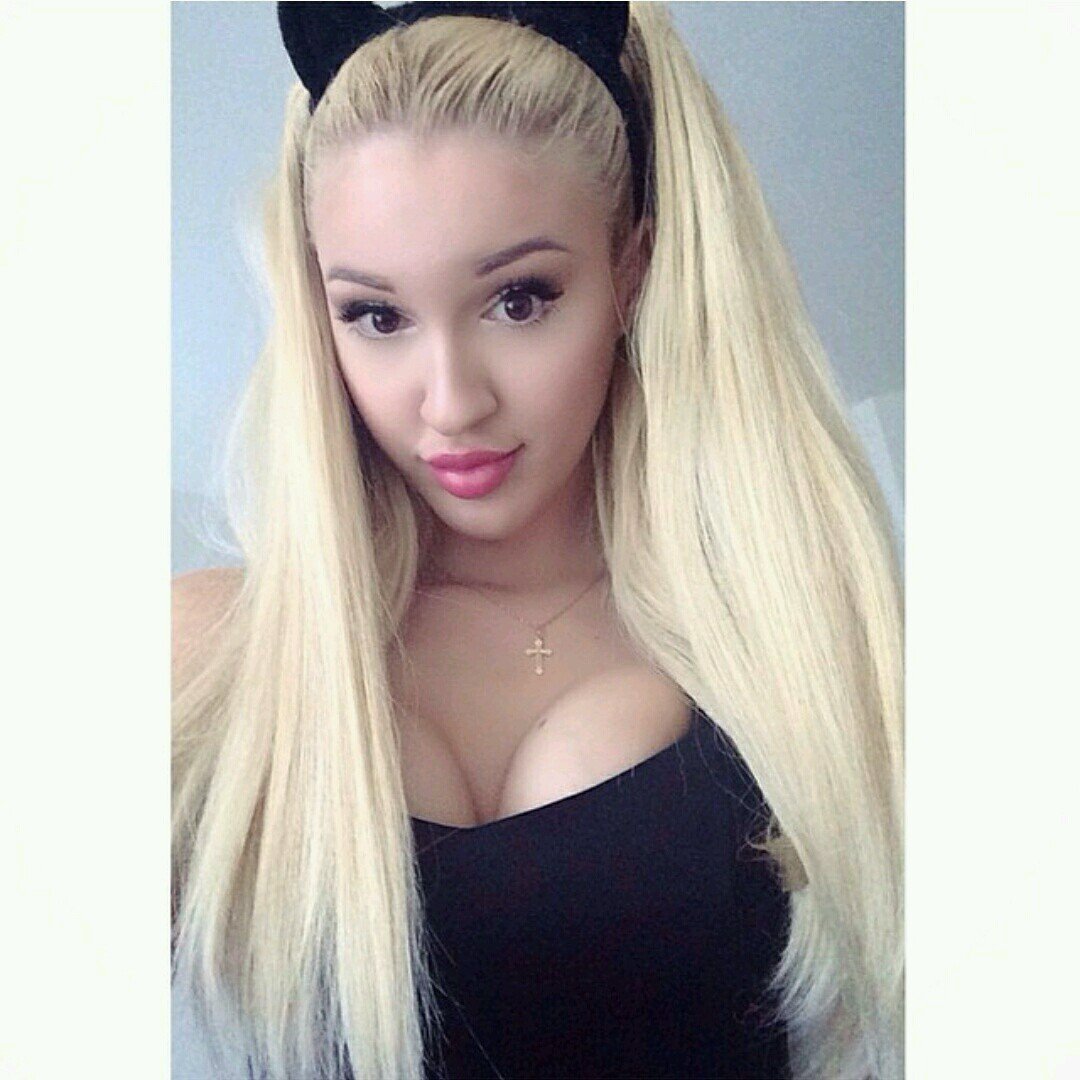 dhdhshsgwyw1's profile picture. 