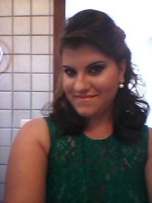 Por causa do teu amor vivo para ti (Senhor), por causa da tua dor descobri o amor...         Pra que outros possam viver vale a pena morrer...