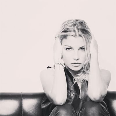 Emma Marrone/Selena Gomez/One Direction/Glee/Skins/Faking it/Rose&Rosie.''I believe in bullshit''♡