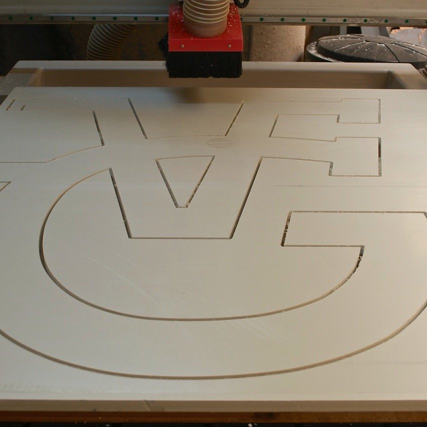 Corte y grabado computarizado con herramientas Laser, Router y Ploter para diversos materiales: Plástico, Acrílico, Madera, MDF, Cristal, Vinil, Piel, Etc.