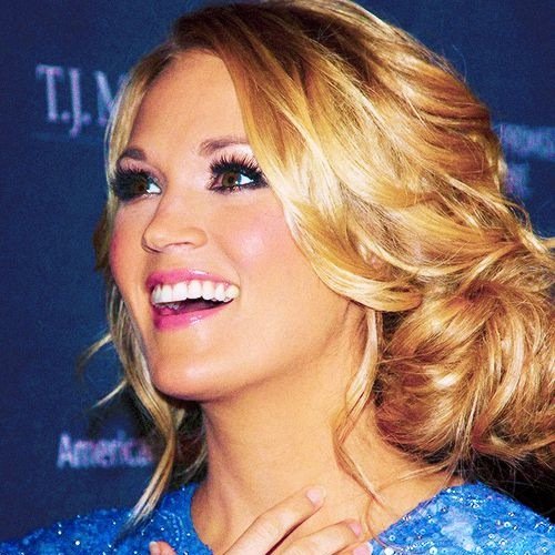 Love, love, love Carrie Underwood!