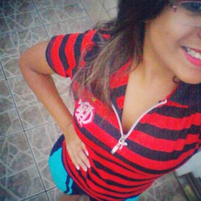 Sou Jéssica Tais, tenho 17 anos, moro em Brasília sou estudante do ensino médio e sou cristã/protestante.
