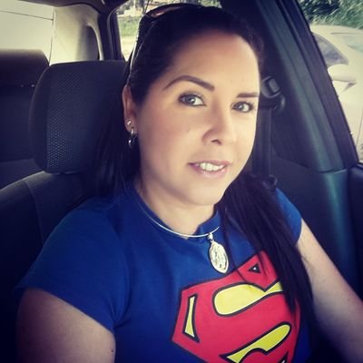 Lic. en Educación Integral, Madre de Tres Hermosos Hijos, Orgullosa de Mi Nieta, Encontré  el Verdadero Amor, Disfruto de mis 43 Años. Bendecida por Dios !!!