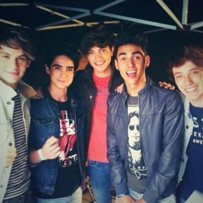 Amo a cd9 btr y 5sos!3