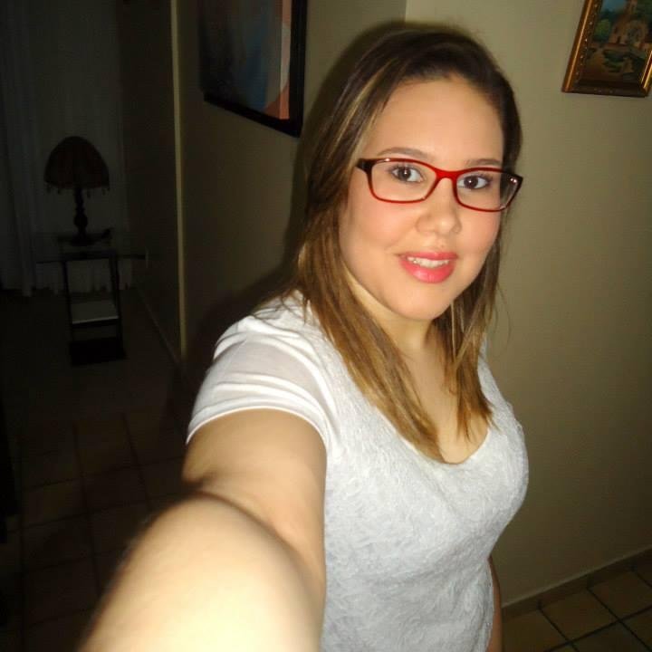 Sou tantas que mal consigo me distinguir. Sou estrategista, batalhadora, porém traída pela comoção. Num piscar de olhos fico terna, delicada.