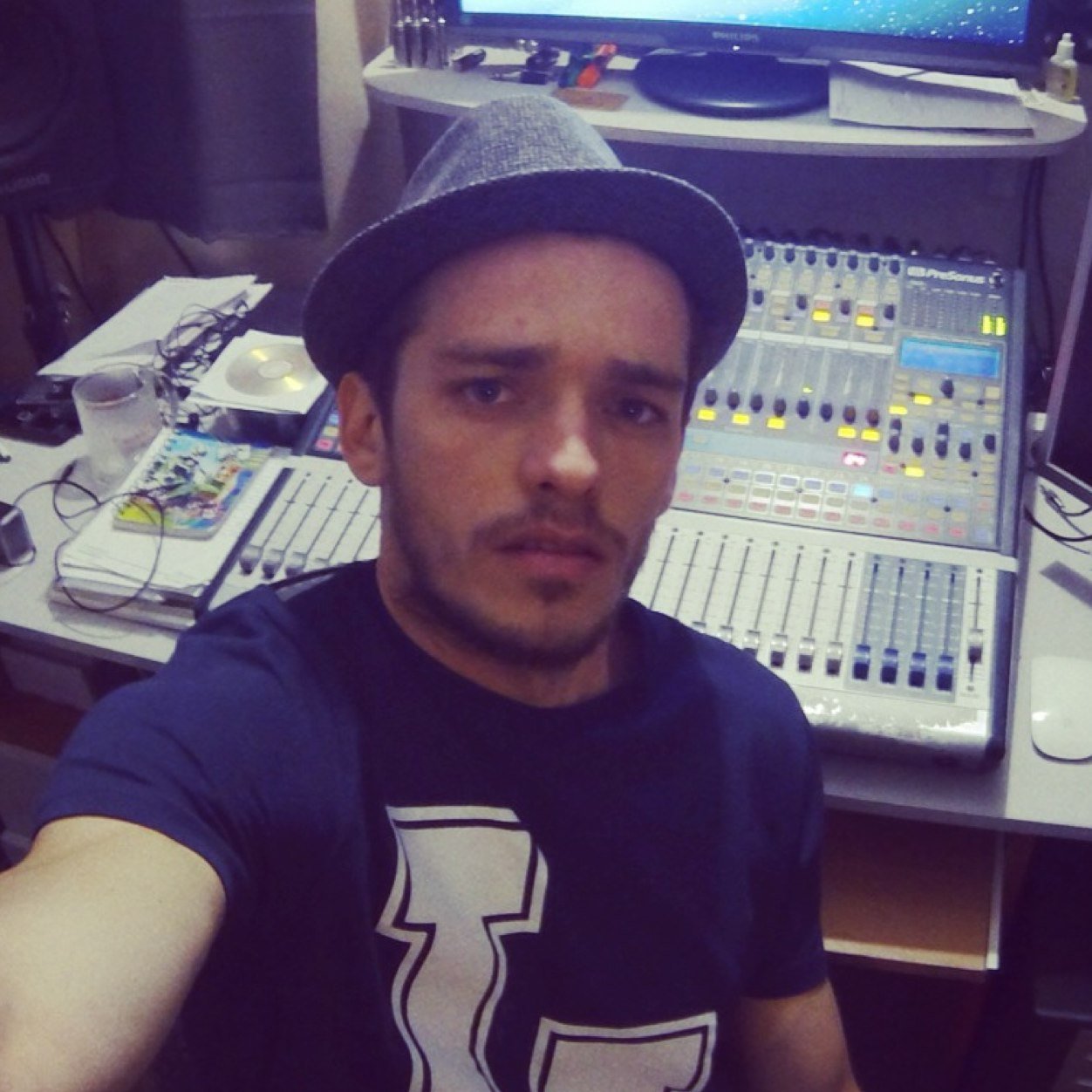 JasonOvie's profile picture. Jason Ovie Singer, composer in the genres of pop, soul, brit-pop, soft rock.