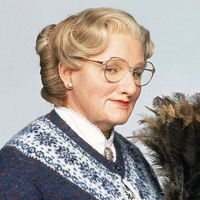 hello Dear,I'm Mrs.Doubtfire,im a nanny that cooks and cleans,#single & looking