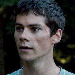 odeio essas serieswho que não decide logo que casal é endgame, ainda bem que sou fã de tvd
