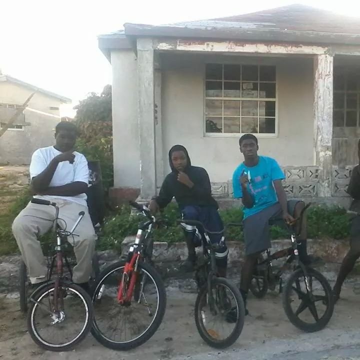 idgaf / 16 / deontea  my bro || follow @2k_MOB stilz doe woodai !!!