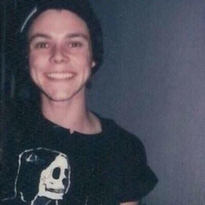 free follow from @ashtonidc