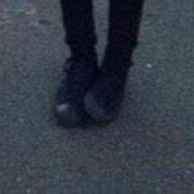 @Luke5SOS STOP DOING THE FOOT THING || @iukepng holla