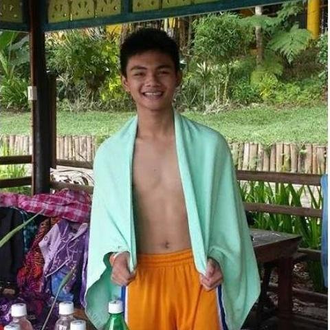 PeanutGuitar's profile picture. ♛Just another human being on earth.