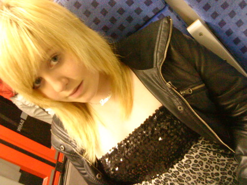 leonie_music's profile picture. I'm 14 years old and i love to sing. My favourite girlgroup and band is Monrose from germany! They are really great... I'm also from germany and i love it !