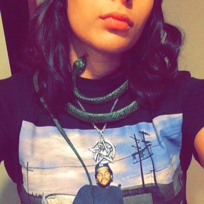 lalauragalvan's profile picture. Taken.