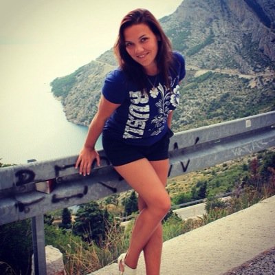 nadinRy's profile picture. 