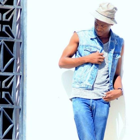 NiCe Guy!!
Rapper
 and
Jornalism StudenT