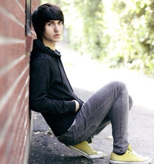 AlexSYRPG's profile picture. Here, just trying to make it I guess..