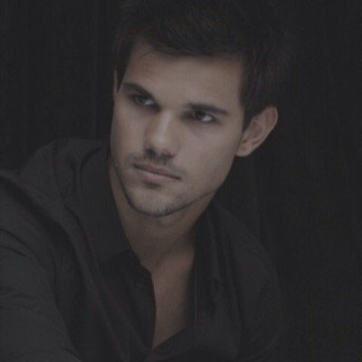 Hey guy I'm Taylor Lautner. Official Twitter ◤https://t.co/M7Vz9MgycY ◢ ⇄ Jacob Black from Vampire Twilight. ⊳ see ya guy ⊲ #240314 〠