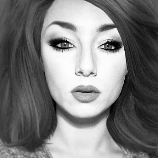 Make-up Artist & Fashion Design Student