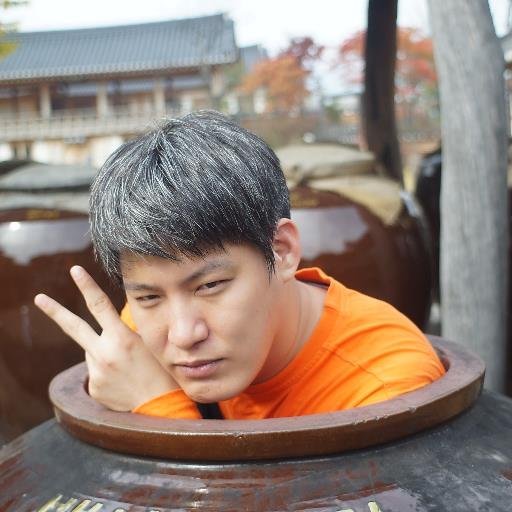 sdhstorm's profile picture. 우유를 마시는 사람보다 우유를 배달하는 사람이 더 건강하다