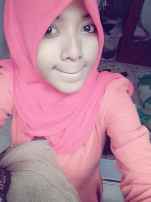 my name is Putry. I born in kolaka 30 april 1999. I am always support Super Junior.