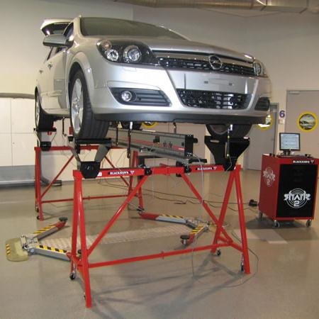 Roberts Automotive - Specialists in Blackhawk Products. Providing Calibration, Training, Sales and Service on all Blackhawk Equipment.