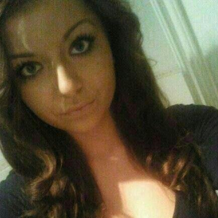 mal schauen was hier so los ist! ich bin auch noch auf http://t.co/Wre52dLmol  falls ihr schreiben wollt! ;) nick: BeautyGirl!