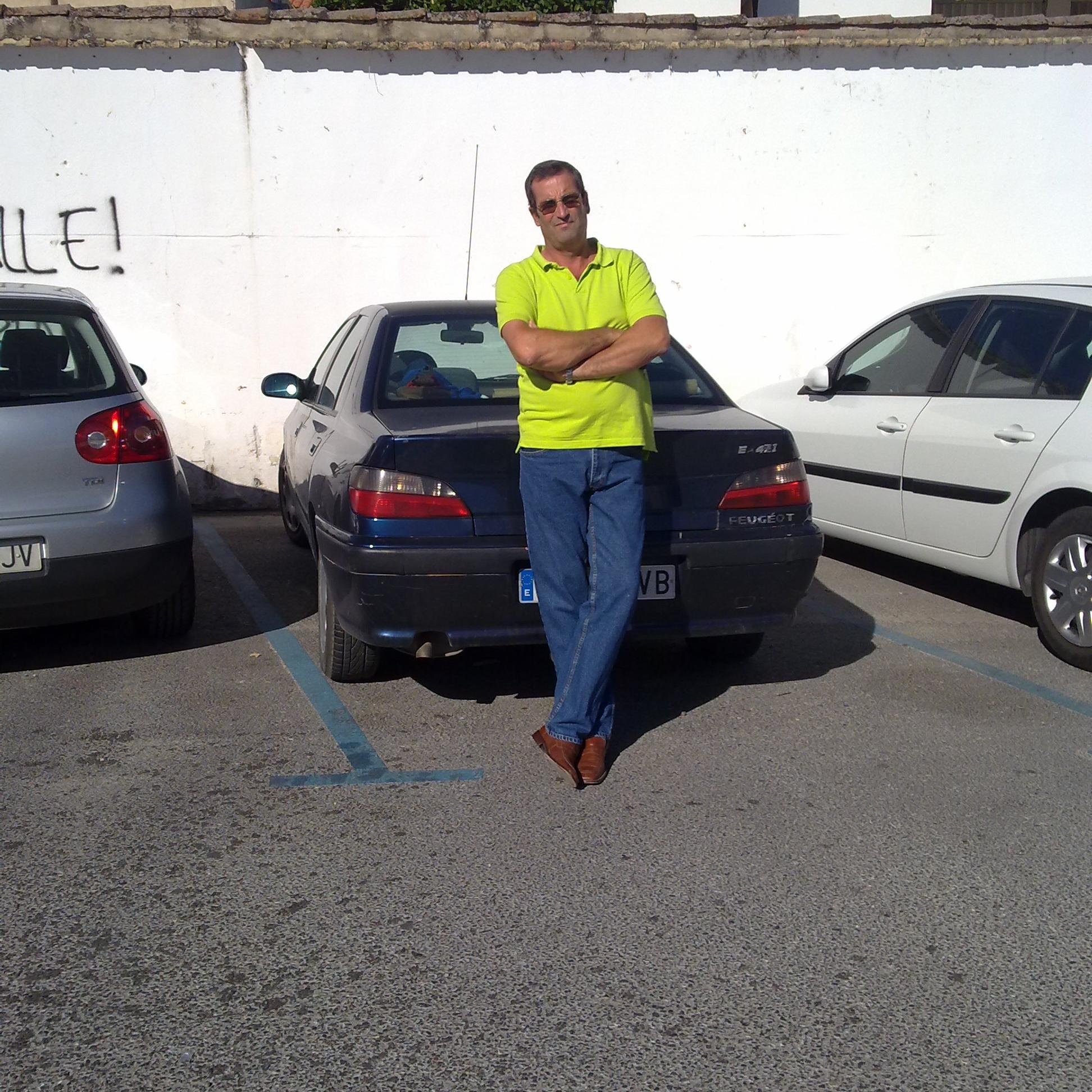 voluntario de pc.don Benito en la cual soy jefe de agrupación   voluntario de remer y radioaficionado