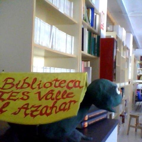 Twitter de la Biblioteca María Victoria Luque del IES Valle del Azahar.
