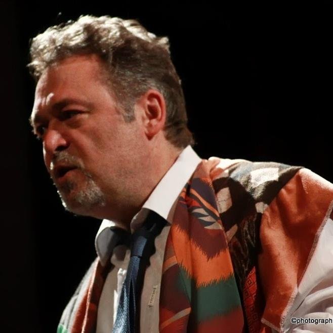 assgong's profile picture. Anagrammes, Contrepets et Colegram. 
On commence par buller, on finit par s’encroûter. 

Nul ne rama comme ... 
Emmanuel Macron