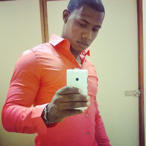 soy de rep dominicana tengo 23 años, estudio mercadotecnia en uasd, trabajo como vendedor.