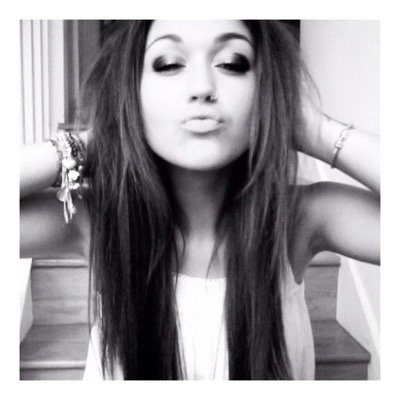 Tiffvine's profile picture. Moi c'est Tiffaine, j'ai 18 ans et j'habites à Nantes. Suit moi je followback tout le monde⛅️