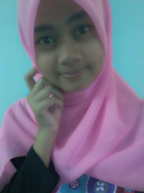 hey , im new here . .teach me how to use twitter . .nice to meet you friend. .if you follow me , i well follow you back . :)  #fakesmile