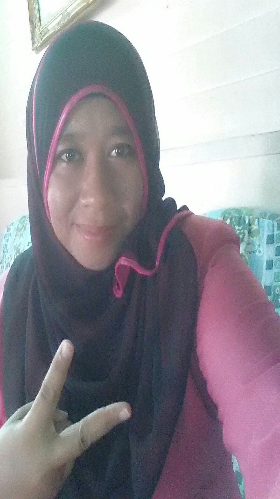 Allah maha megetahui segalanya....@enrique305 followed me 1/21/2014(just4remind) and i love bee too;)