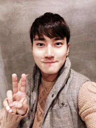 바텐더/24살/형, 보고싶었어요./맞팔은 패계, 봇/팬들한테는 반말합니다/2012.10.15~