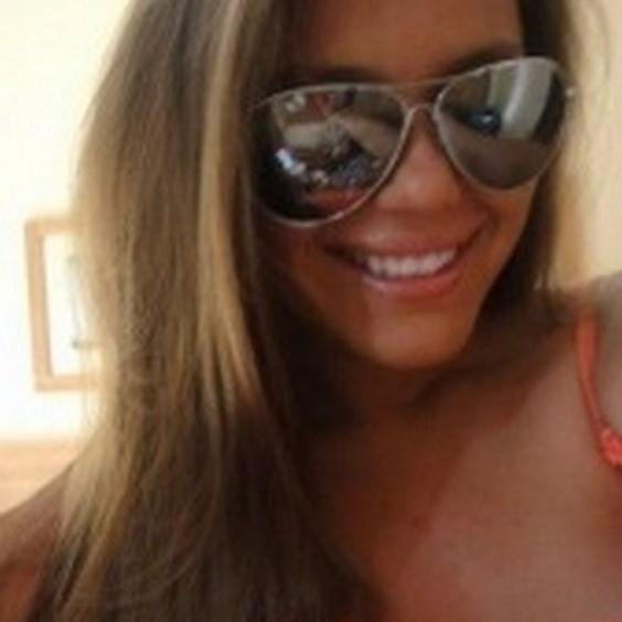 hey na! was geht ab? wer bock zu schreiben hat kann mir auf http://t.co/Wre52dLmol schreiben! ;) Name: life_premila! tschöööö