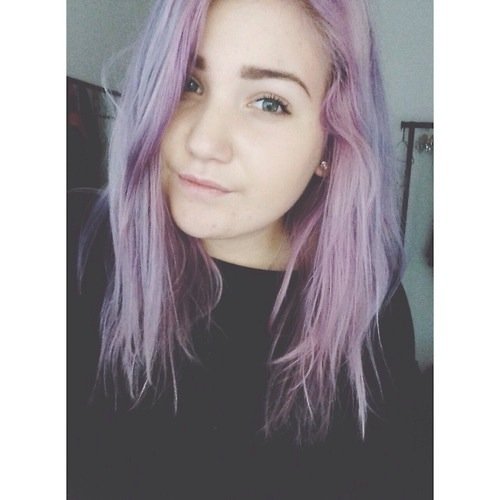 instagram is @fannyaanderson 
dan smith is my life, saw bastille 28/6-14⎪arctic monkeys⎪the 1975⎪letlive.⎪imagine dragons